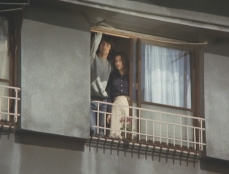 神田川の流れるアパートで暮らし始めた二人